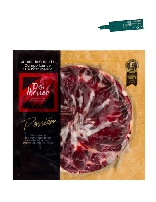 Sobre a cuchillo de  Jamón de cebo de Campo Ibérico (50% R.I)